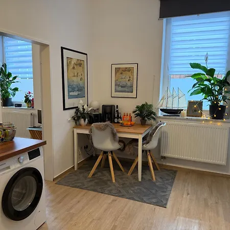 1 Zi Whg An Der Universitaetsklinik Zu Kiel-city, Koldingstrasse 12, Perfekt Als Schadenwohnung, Eigener Parkplatz, 45 Qm, Grosse Wohnkueche, Wlan Incl, Perfekt Moebliert, Je 3 Min Zur Universitaet, Ostsee, Seebaeder, Luxusfaehren Apartament Kilonia
