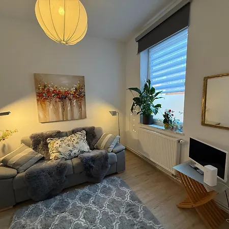 1 Zi Whg An Der Universitaetsklinik Zu Kiel-city, Koldingstrasse 12, Perfekt Als Schadenwohnung, Eigener Parkplatz, 45 Qm, Grosse Wohnkueche, Wlan Incl, Perfekt Moebliert, Je 3 Min Zur Universitaet, Ostsee, Seebaeder, Luxusfaehren *