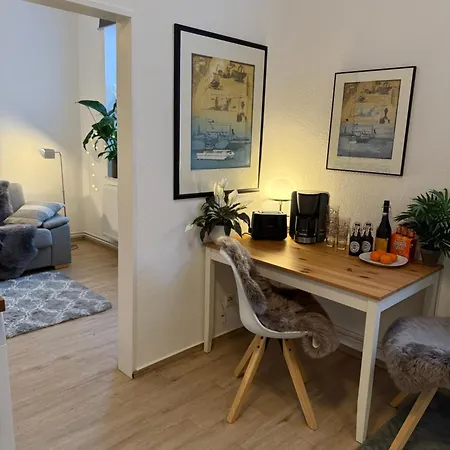 Apartament 1 Zi Whg An Der Universitaetsklinik Zu Kiel-city, Koldingstrasse 12, Perfekt Als Schadenwohnung, Eigener Parkplatz, 45 Qm, Grosse Wohnkueche, Wlan Incl, Perfekt Moebliert, Je 3 Min Zur Universitaet, Ostsee, Seebaeder, Luxusfaehren