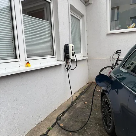 Apartment Für Befristete Aufenthalte Nähe Uksh Voll Möbliert *